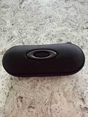 Oakley Black Textured Zip Eyewear Case